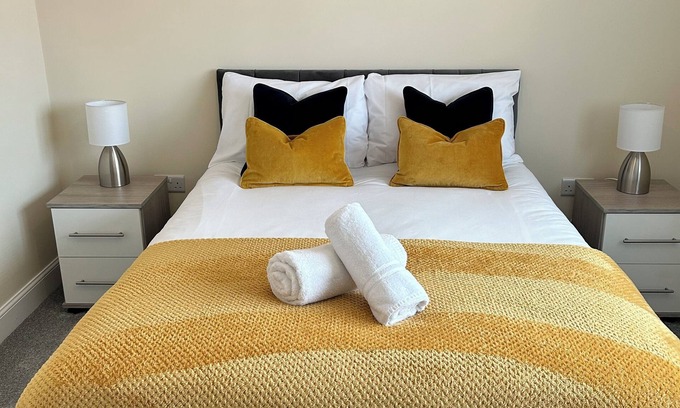 Radbourne House | Radbourne House - Spacious 2 Bed, Home from Home