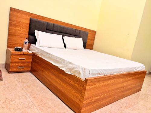 Atrauli Hotel | Radhey hotal and banquet hall