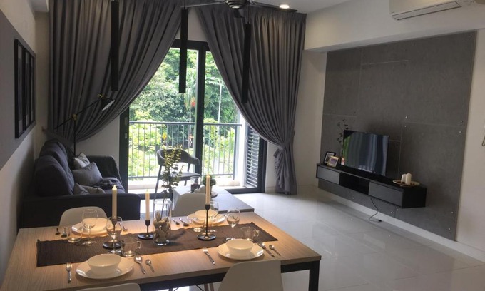 Bukit Jelutong House | RADIA RESIDENCE