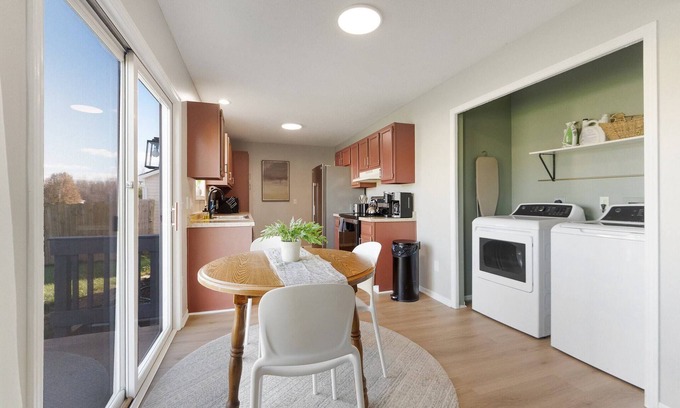 Fort Wayne House | Radiant Rio! NEW Renovation, 3BD 1 King | Parkview