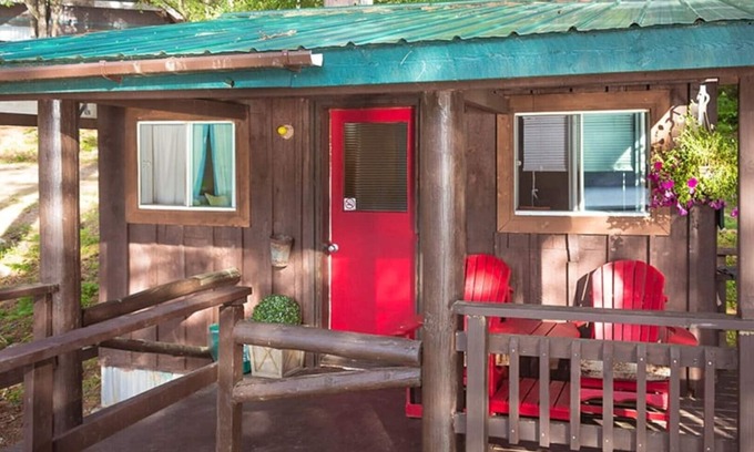 Papineau-Cameron Cottage | Radisson Cottage