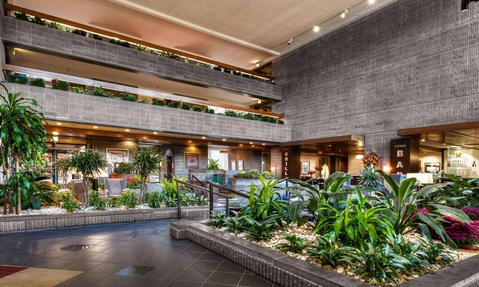 Gaffer District Hotel | Radisson Hotel Corning