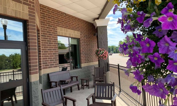 River Falls Hotel | Radisson Hotel River Falls