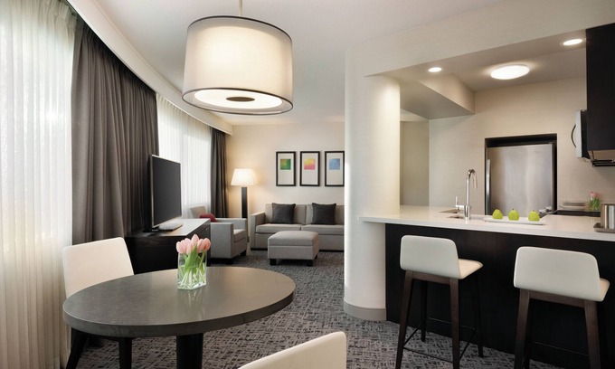 Golden Village Apartment | Radisson Hotel Vancouver Airport - Apartment Suites 1King Bedroom - Full Kitchen