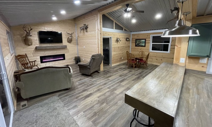 Pittsburg Cabin | Radley Refuge