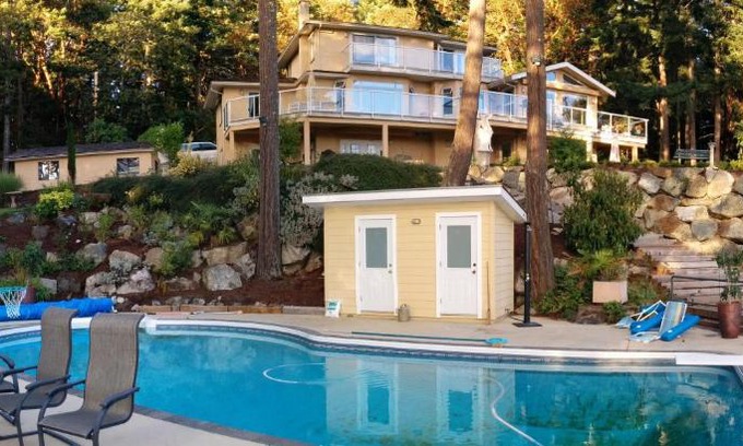 Central Saanich Bed & Breakfast | Rae Leigh Heights BnB
