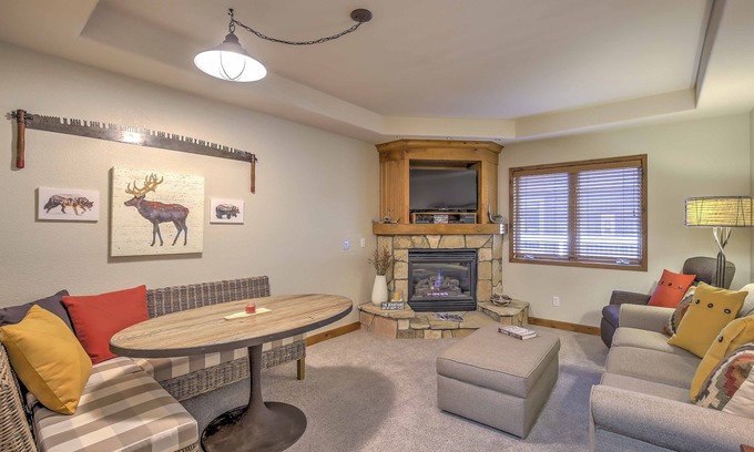 Four O'Clock Condo | Raft, Hike + Bike: Breck Studio, Walk to Main St!