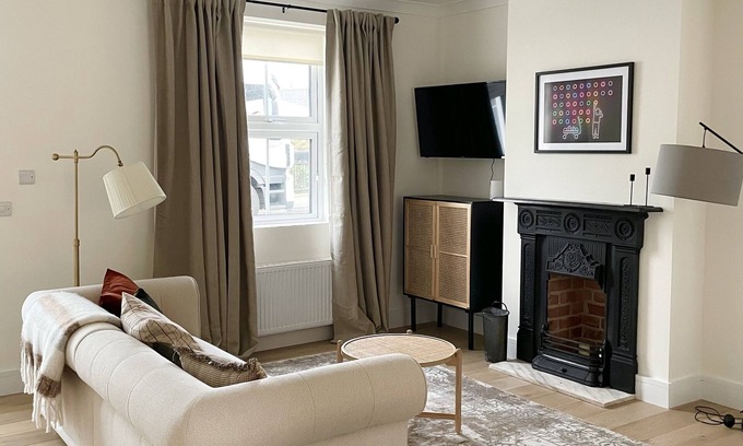 Cavan House | Railway Road House - Town Centre