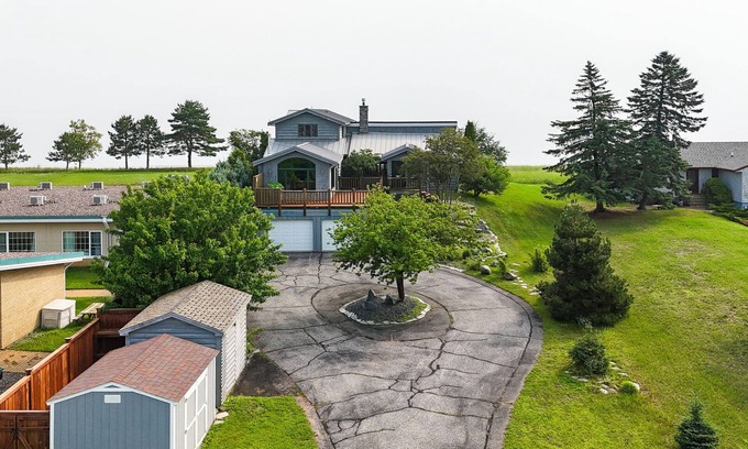 Park Point House | Rainbow Beach on Lake Superior | A Lakeside Escape on Park Point