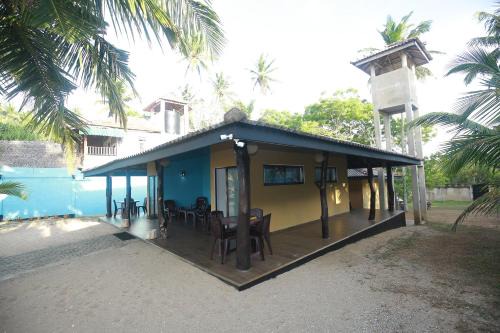 Hambantota District House | Rainbow Beach Villa
