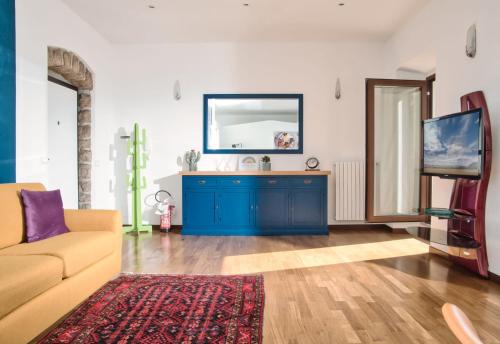 Tempio Pausania Apartment | Rainbow House