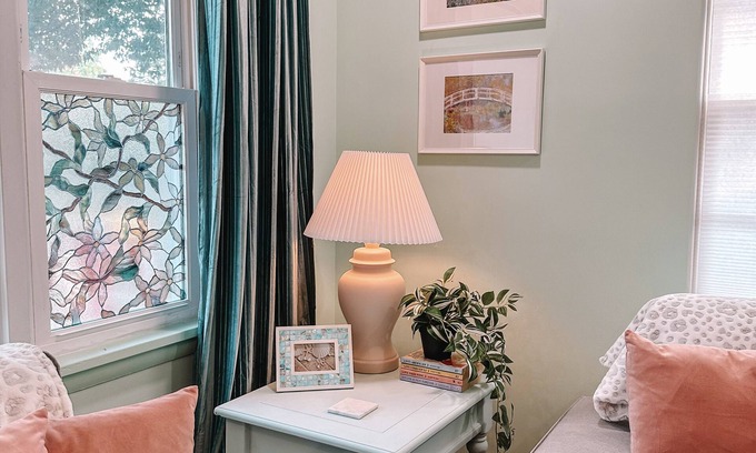 Leland Grove House | Rainbow Retreat ~ 3-bedroom fun loving home full of color!