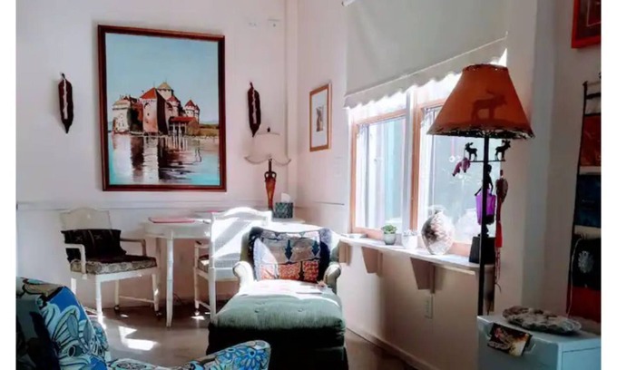 Faber Cottage | Rainbow Ridge Retreat: Mountains, Wineries & MORE