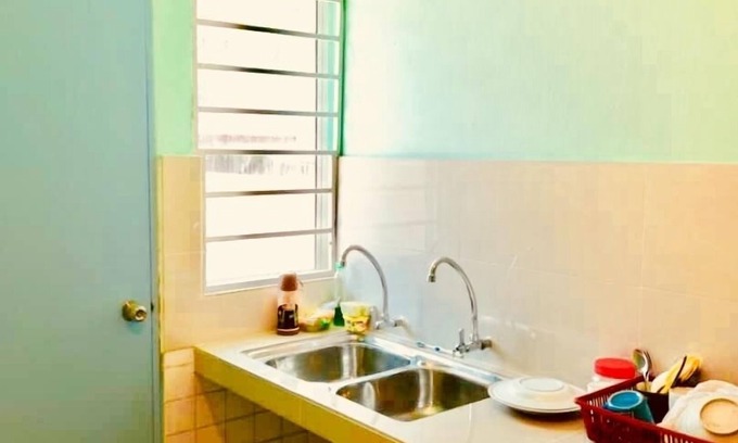 Kota Kinabalu House | Rainbow - Room 29B