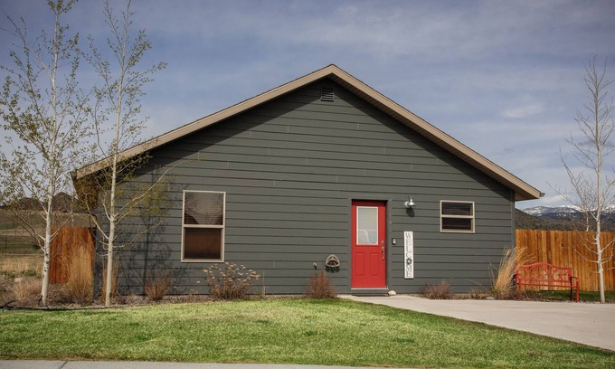 Ennis House | Rainbow Trout Fishing Cottage