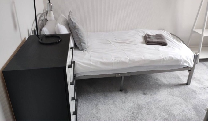 Selby House | Raincliffe Cottage, Town Centre Location