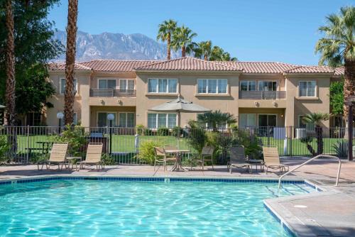 Palm Springs Resort | Raintree's Cimarron Golf Resort Palm Springs