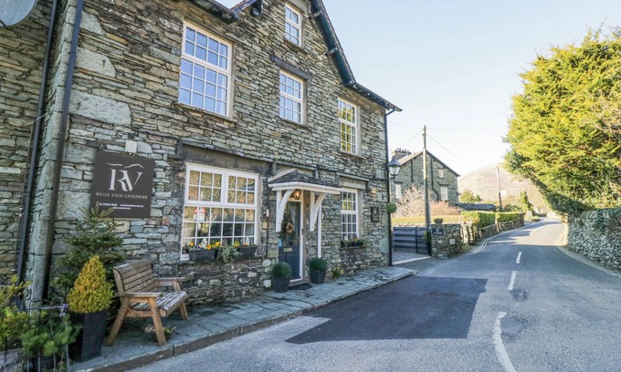 Grasmere Cottage | RAISE VIEW HOUSE, pet friendly, character holiday cottage in Grasmere