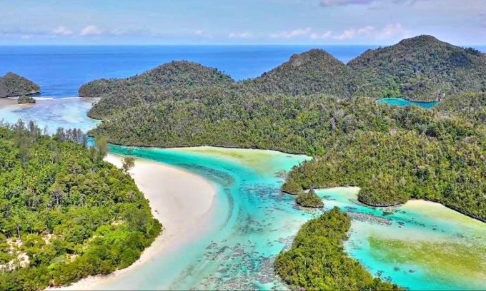 Sorong Boat Rental | Raja ampat travel
