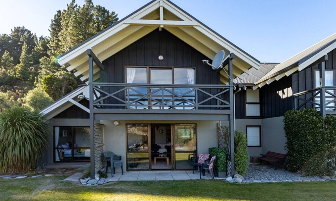 Windwhistle Apartment | Rakaia Gorge Views | Mt Hutt