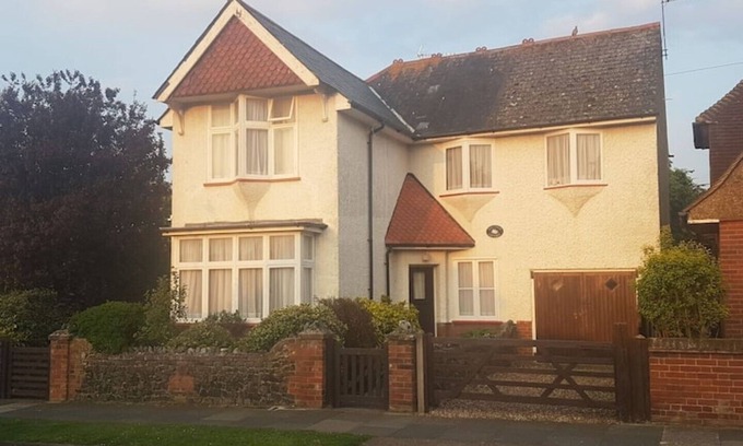 Birchington Cottage | Raleigh Cottage Detached 3 bed House in Quiet Area