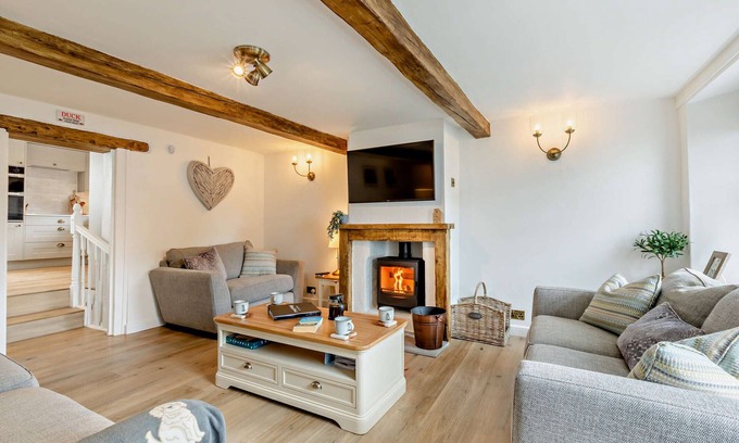 West Down House | Ralphy's Retreats - Three Bedroom House, Sleeps 6