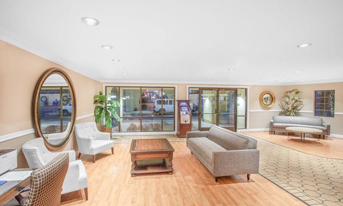 Barstow Hotel | Ramada by Wyndham Barstow