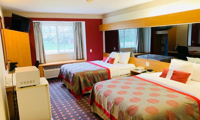 Bloomington Hotel | Ramada by Wyndham Bloomington I-55 and I-74 IL