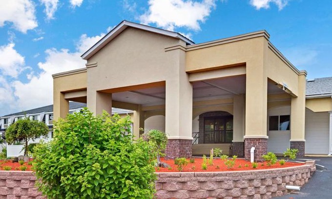 Kittery Hotel | Ramada by Wyndham Kittery Hotel