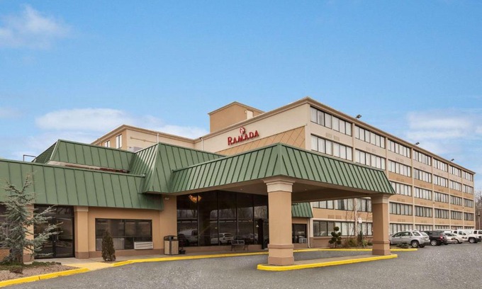Rochelle Park Hotel | Ramada by Wyndham Rochelle Park Near Paramus