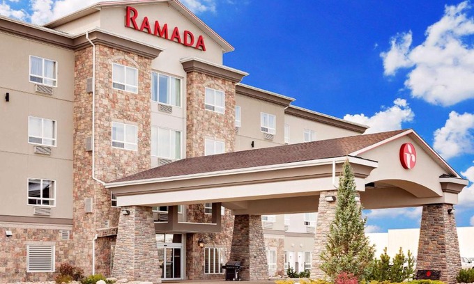 Stettler Hotel | Ramada by Wyndham Stettler