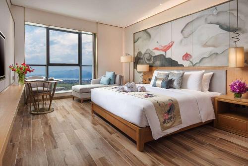 Chengjiang County Hotel | Ramada Plaza Fuxian Lake