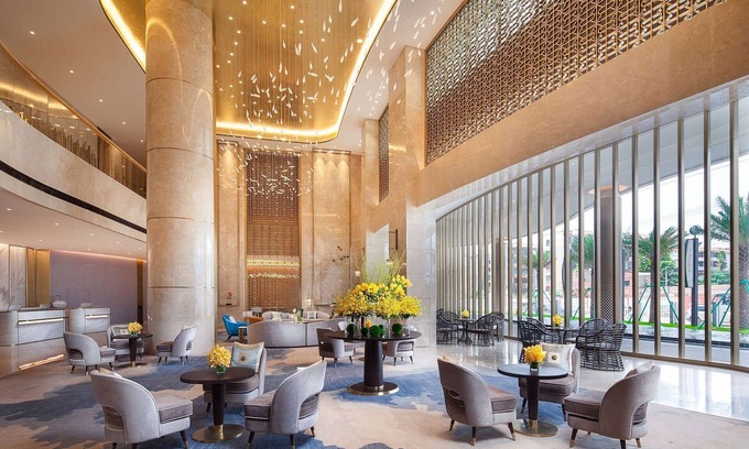 Chengjiang County Hotel | Ramada Plaza Fuxian Lake