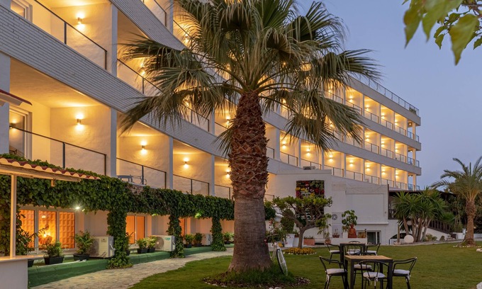 Puerto de Mazarron Hotel | Ramada Resort by Wyndham Puerto de Mazarron