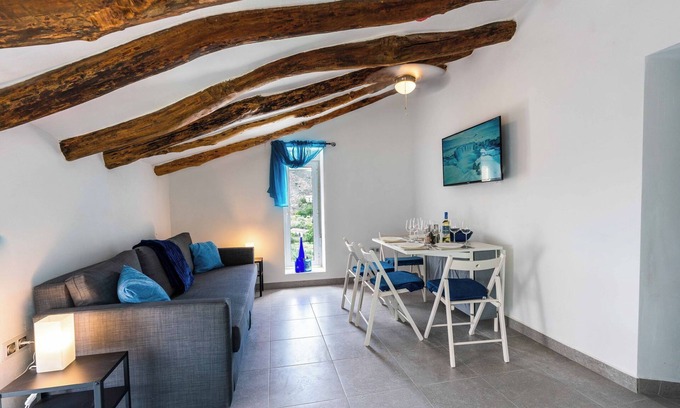 Locaiba Apartment | Rambla Retreats apt Azul with pool, hot tub & amazing views in Rambla de Oria