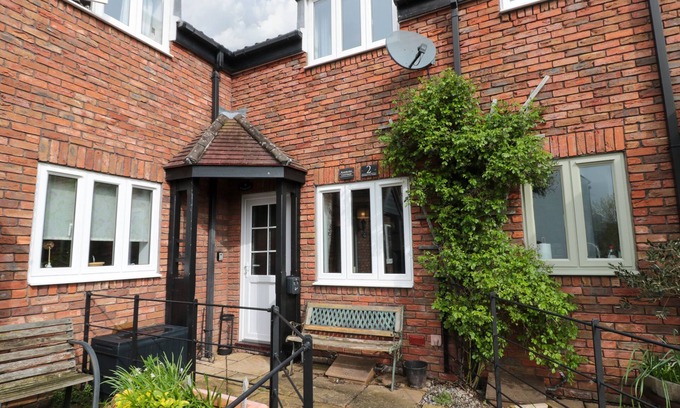 Briggswath Cottage | RAMBLERS COTTAGE, pet friendly, character holiday cottage in Sleights
