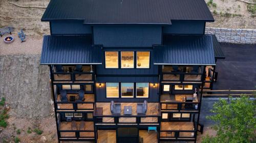 Pittman Center House | Rambling Ridge Lodge by AvantStay Endless Amenities Fun Indoor Pool Hot Tub A Arcade Game Room