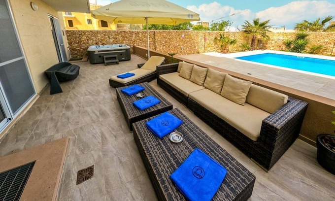 Ggantija Villa | Ramla Retreat - Four Bedroom Villa, Sleeps 11
