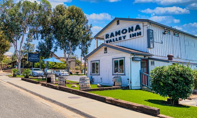 Ramona Hotel | Ramona Valley Inn