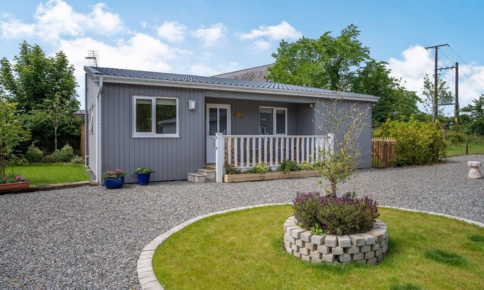 Jameston Cottage | RAMSEY LODGE (BIER WOOD LODGES), pet friendly in Manorbier