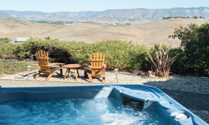 San Luis Obispo House | Ranch Estate EPIC VIEWS Fire Pit Game room Spa Pet-Friendly 10min from Cal Poly!