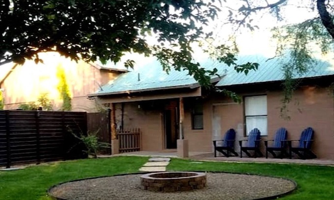 Cottonwood House | Ranch Guest House Near Sedona and Jerome, Sleeps 8