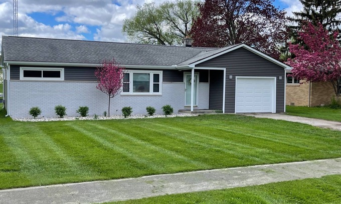 Lexington House | Ranch In Lexington Village 3 Blocks from Lake Huron Beaches, Restaurants Shoppin