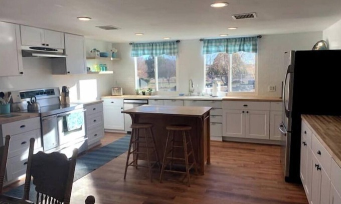 Dewey-Humboldt House | Ranch style country 4 bedroom 2 bath home