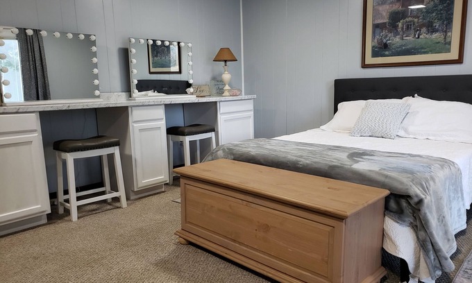Johnson County Other | Ranch style Farmhouse located on a horse ranch and rescue south of Fort Worth