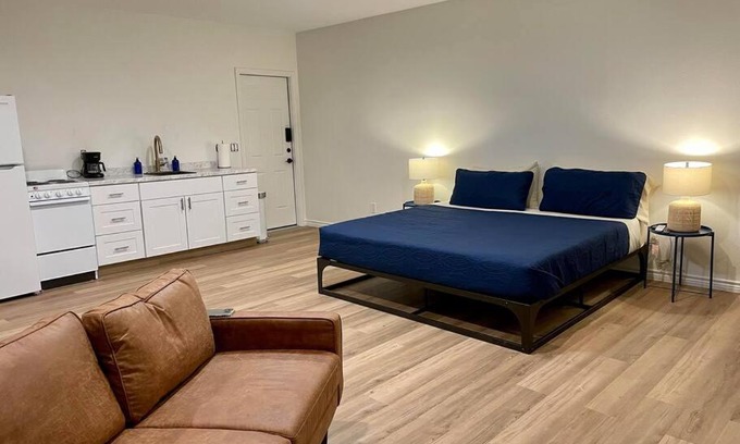 Buchanan Dam House | Ranchette Apartment- beach access small lake view