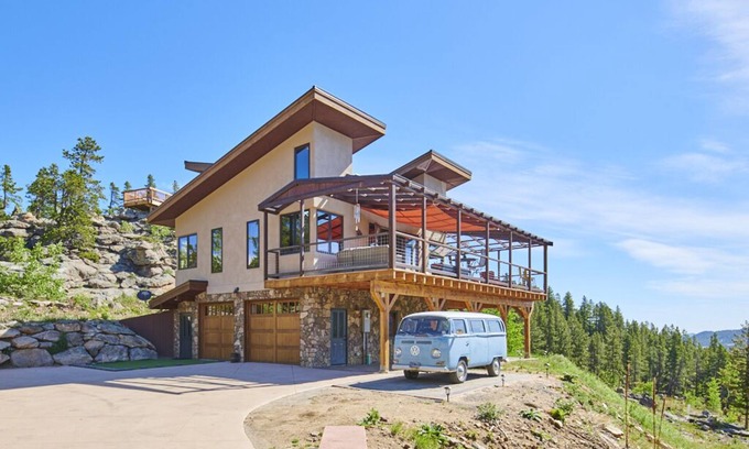 Black Hawk House | Rancho la Chula - close to Nederland, Colorado and Eldora Ski Resort!