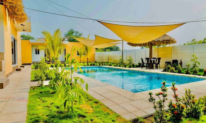Iztapa House | Rancho María René/Piscina privada y wifinn