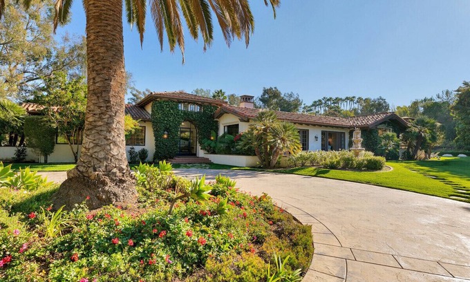 Covenant House | Rancho Santa Fe 6 Bedroom Estate