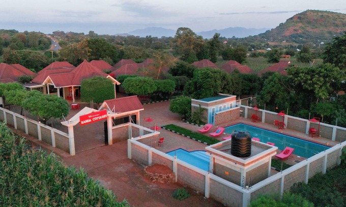 Mwanga Bed & Breakfast | Randa Cottages